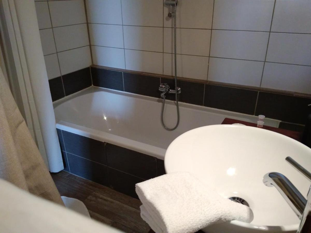 Chambre D'Hotes Face Au Lavoir Méthamis 외부 사진